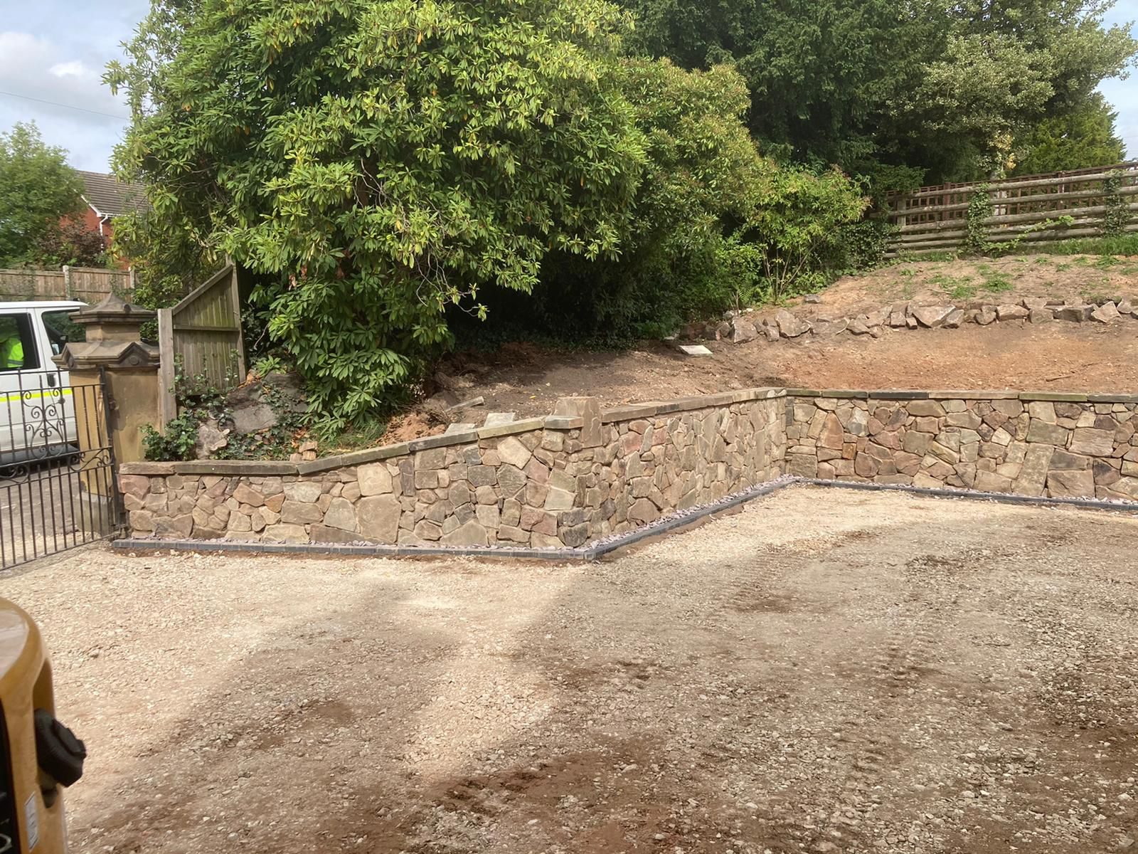 Walled Front Drive